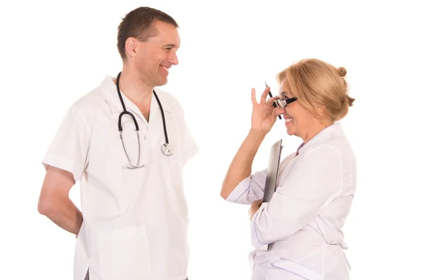Zwei Ärzte auf weiß — Stockfoto