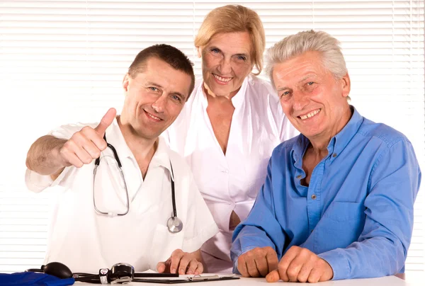 Doctor and citizens — Stock Photo, Image