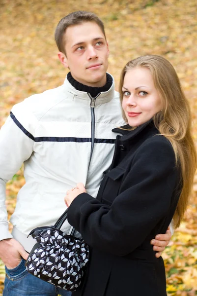 Carino giovane coppia — Foto Stock