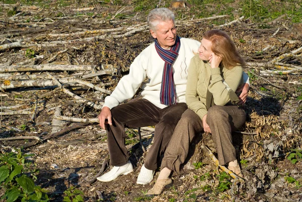 Old couple at roots — Stock Photo, Image
