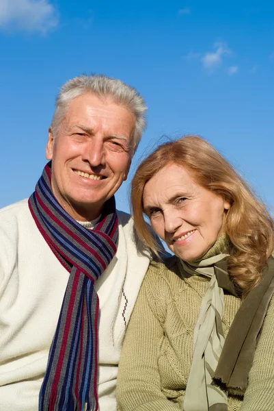 Idős házaspár égre — Stock Fotó
