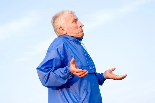 Old guy at sky — Stock Photo, Image