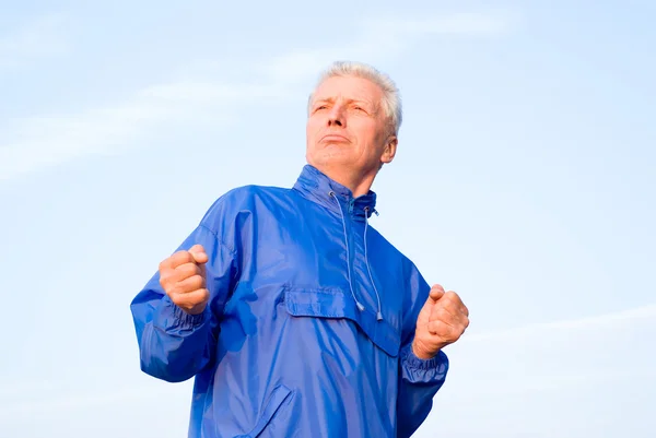 Old guy and sky — Stock Photo, Image
