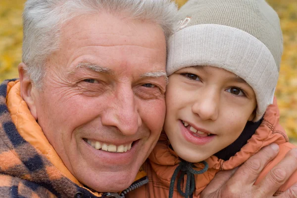 Avô com neto — Fotografia de Stock