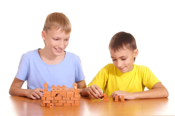 Twee jongens spelen — Stockfoto