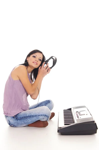 Chica y sintetizador — Foto de Stock