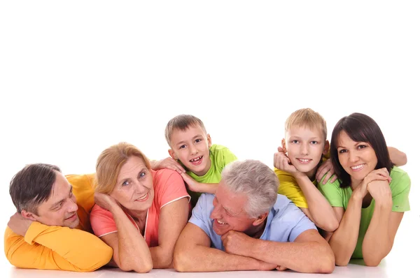 大家族が横になっています。 — ストック写真