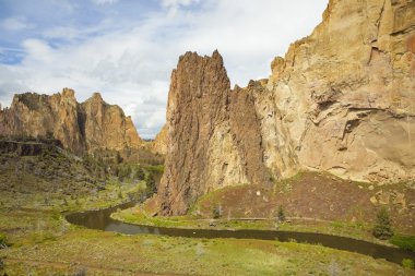 Smith Rock State Park clipart