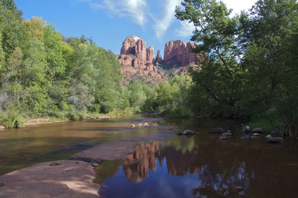 Cathedral Rock Reflection in Oak Creek — Stock Photo, Image