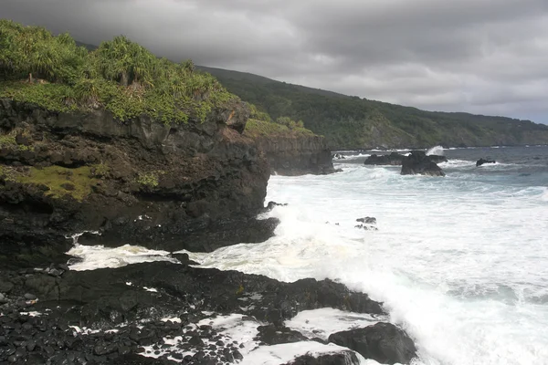 崎岖的毛伊岛海岸线 — 图库照片