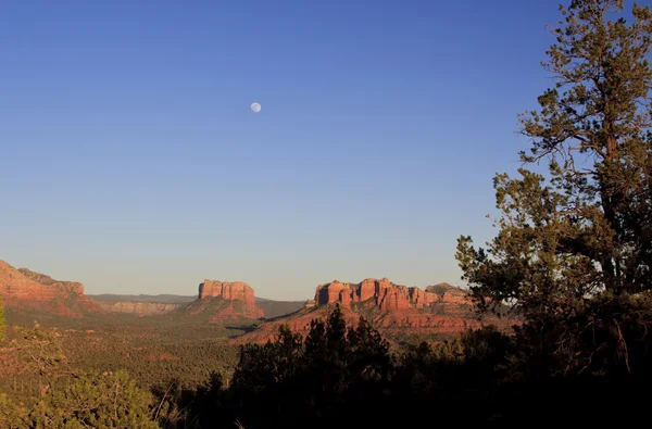 Red Rock Country dan Bulan Purnama — Stok Foto