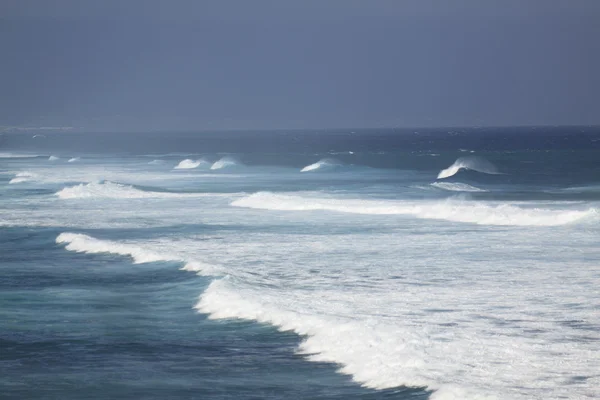 Potężny oceanu fale — Zdjęcie stockowe
