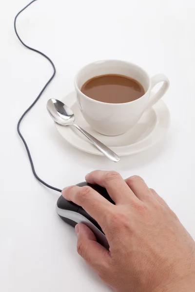 Koffie beker en computer muis — Stockfoto