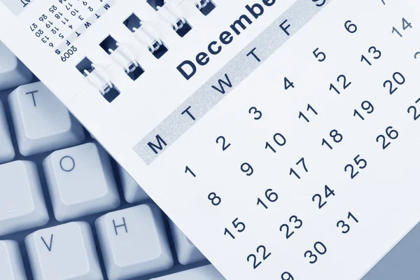 カレンダーとキーボード — ストック写真