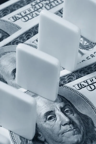 Domino és az USA dollár — Stock Fotó