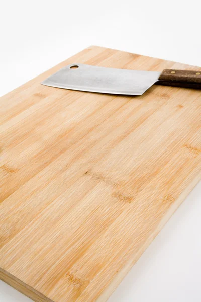 Planche à découper et couteau de cuisine — Photo