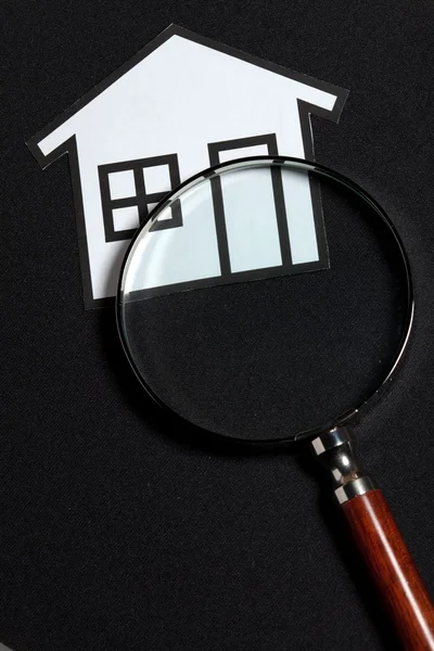 Searching house — Stock Photo, Image