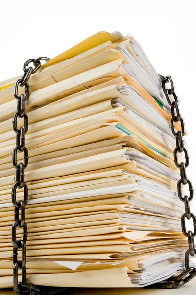 Chain and file stack — Stock Photo, Image