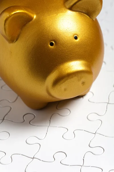 Piggy bank e Puzzle — Fotografia de Stock