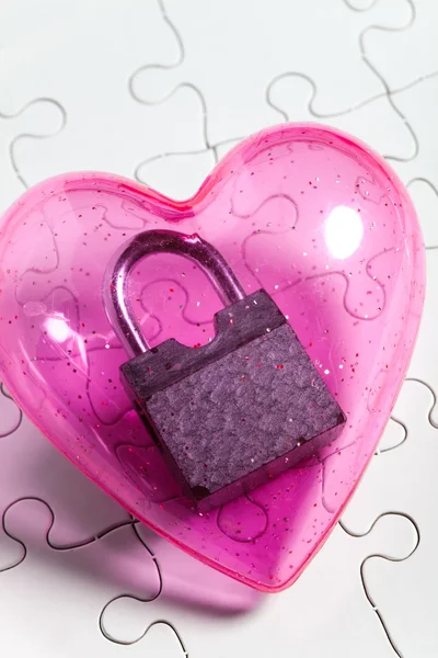 Pink heart and lock — Stok fotoğraf
