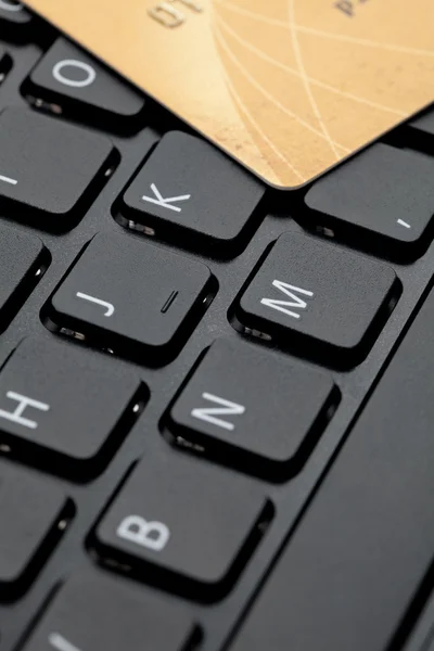Cartão de crédito e teclado — Fotografia de Stock