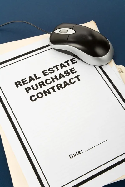 Договор купли-продажи недвижимости — стоковое фото