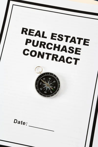 Договор купли-продажи недвижимости — стоковое фото