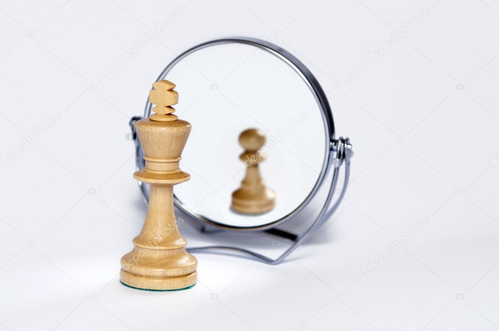Chess king, chess pawn, contrast, reflection,