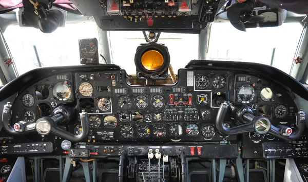Cockpit avião velho — Fotografia de Stock