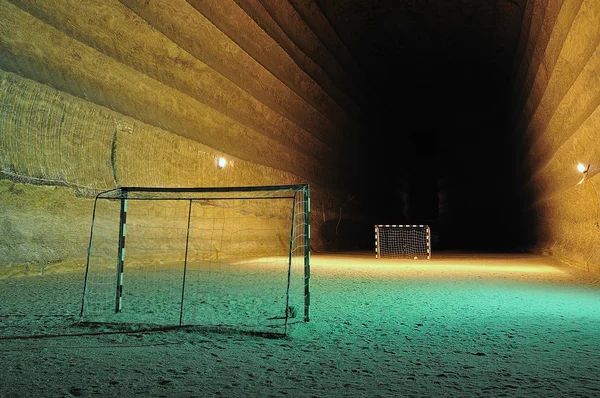 Fußballplatz unterirdisch lizenzfreie Stockfotos