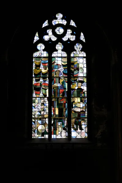 大教堂窗口的内部视图 — 图库照片