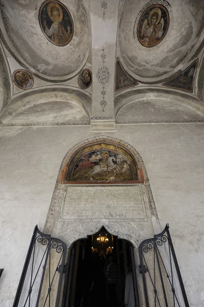 Ingang van saint george kerk - Boekarest, Roemenië — Stockfoto