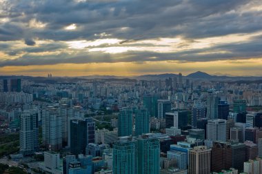 seoul city üzerinden günbatımı.