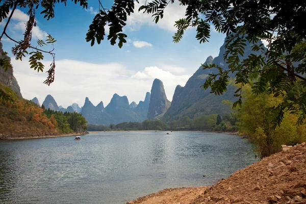 Río Li y montañas kársticas — Foto de Stock