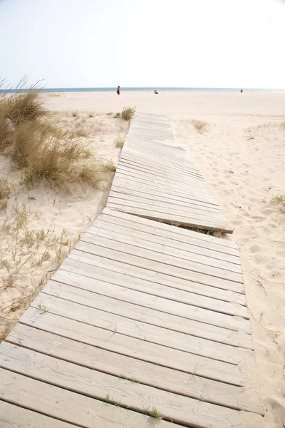 Ponte pedonale sulla spiaggia di Lances — Foto Stock