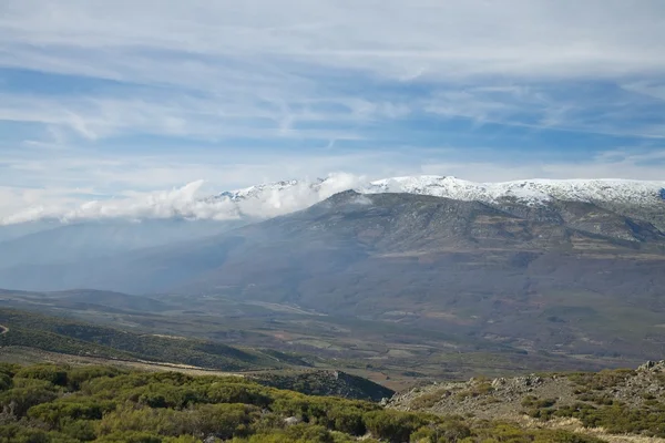 Montaña nublada y nebulosa en Gredos — Foto de Stock