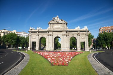 Puerta de alcala Anıtı