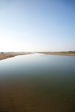 nehir ve castilnovo plaj, gökyüzü