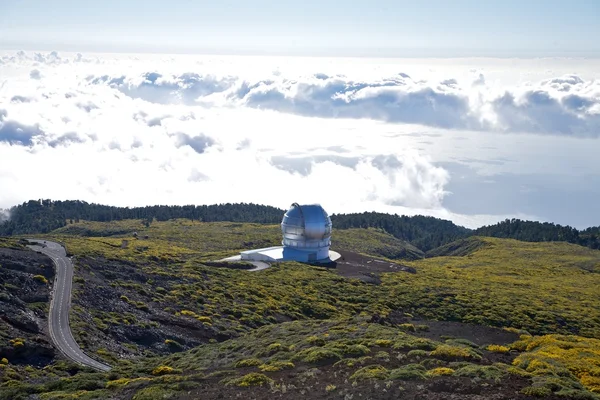 Observatórios La Palma nuvens e oceano — Fotografia de Stock