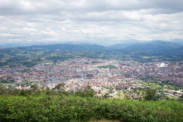 Oviedo staden landskap — Stockfoto