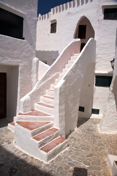 Treppe zum Bogen — Stockfoto