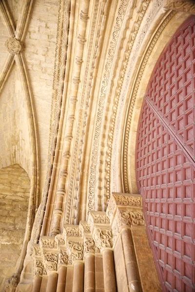 Arch detail of door at Lleida cathedral — Stock Photo, Image