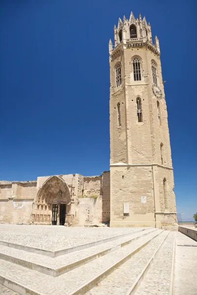 Belfort en klooster deur in de kathedraal van lleida — Stockfoto