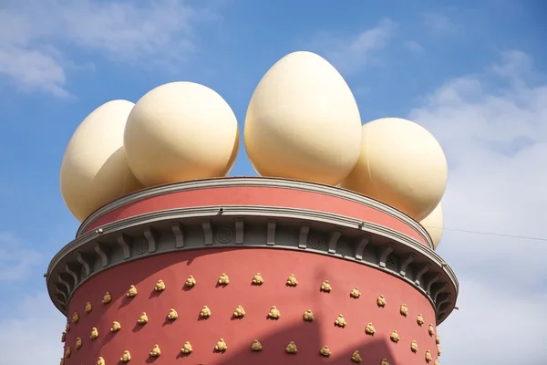 Fyra ägg skulpturer på figueres — Stockfoto