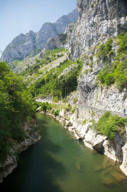 Gorge Los Beyos