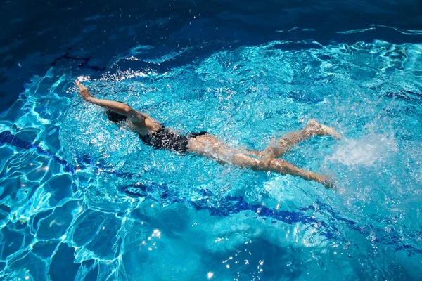 Rastejamento de natação — Fotografia de Stock