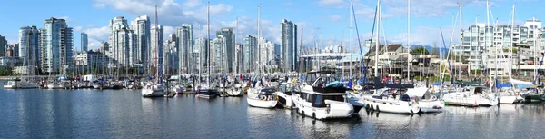 Panorama vista de S. Vancouver BC & veleros en Falso arroyo . —  Fotos de Stock
