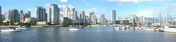 Panorama view of S. Vancouver BC & sailboats in False Creek . — стоковое фото