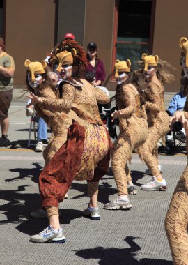 Portland - Haziran 12: Gül Festivali yıllık geçit aracılığıyla şehir merkezine 12 Haziran 2