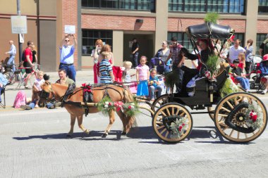 Portland - Haziran 12: Gül Festivali yıllık geçit aracılığıyla şehir merkezine 12 Haziran 2